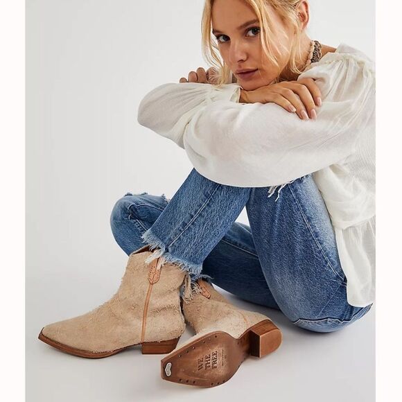 We The Free Shoes - We the Free made in Portugal size 37 1/2 Wesley Ankle Boots Color: English Khaki